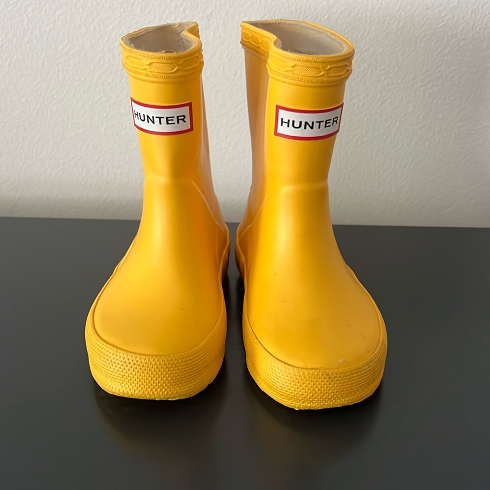 Yellow Hunter boots kids size 4
